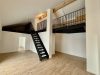 Treppe zu Galerie